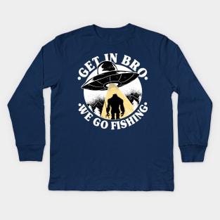 Funny Vintage Bigfoot Sasquatch UFO Fishing Gift Kids Long Sleeve T-Shirt